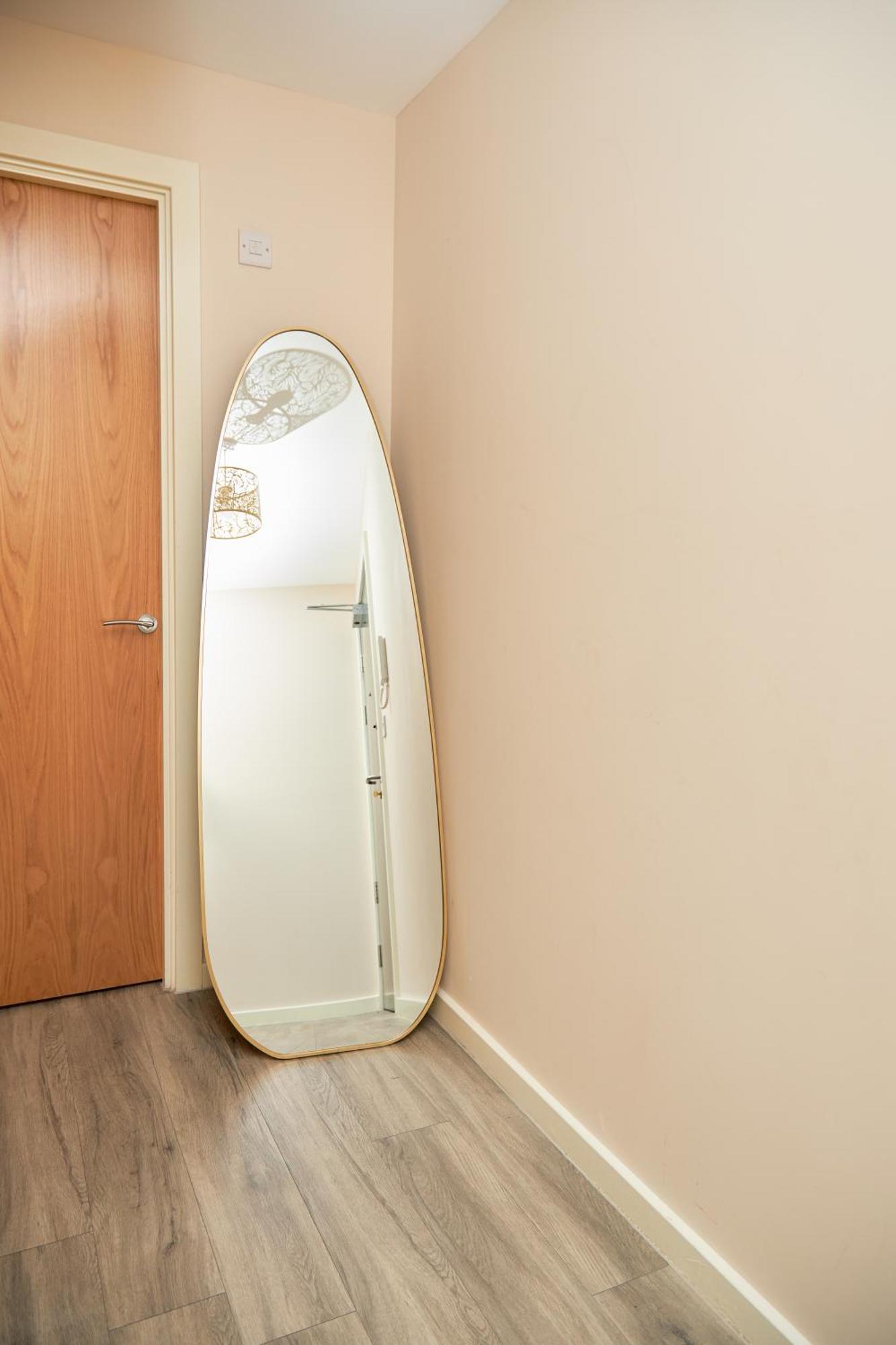 Deluxe And Cozy Two Bedroom With 1 Bathroom And Open Balcony Manchester Kültér fotó