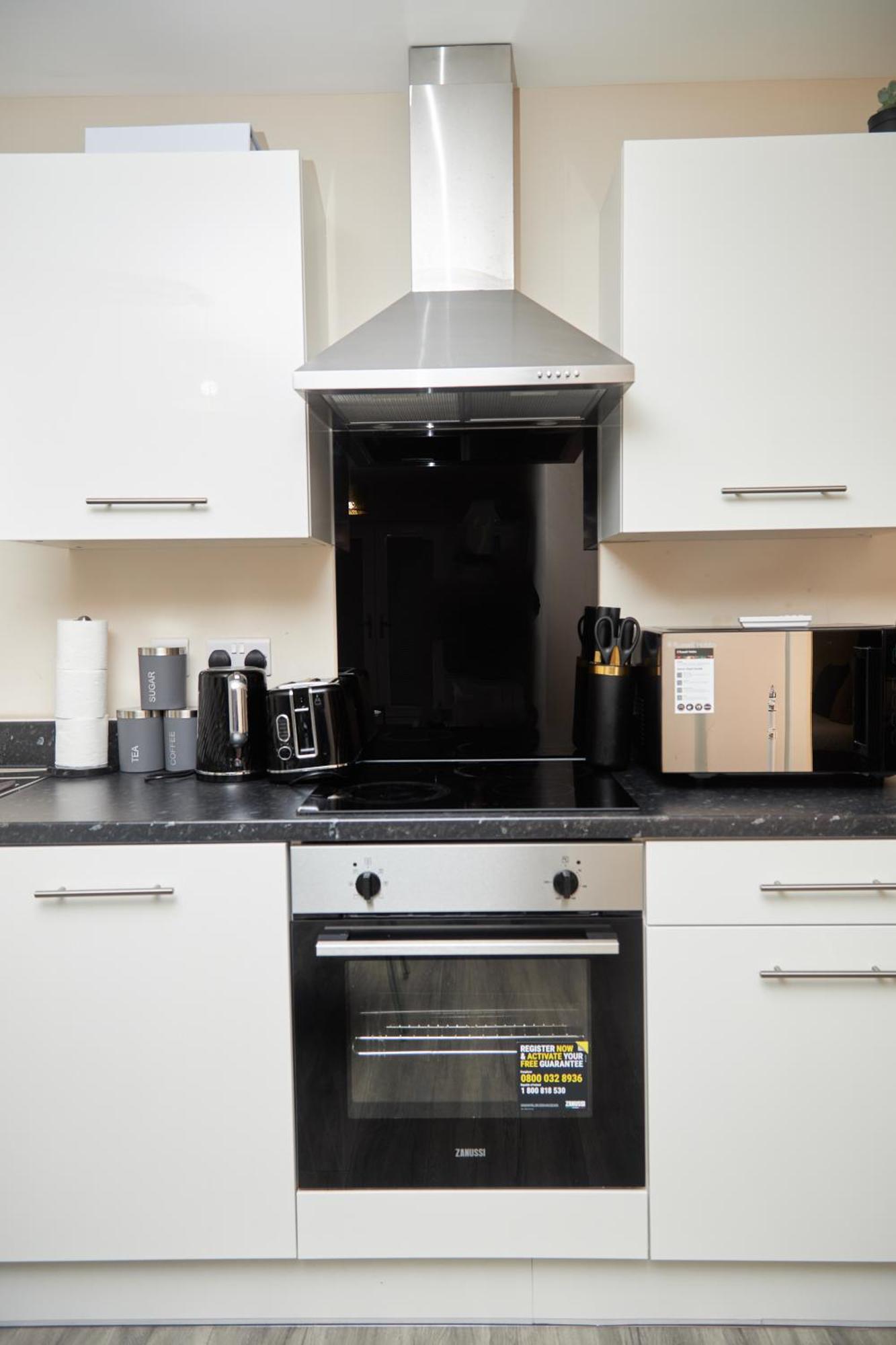 Deluxe And Cozy Two Bedroom With 1 Bathroom And Open Balcony Manchester Kültér fotó